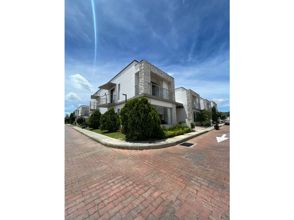 Casa disponible para Arriendo tradicional en La Ceja sector el Viva. - 2