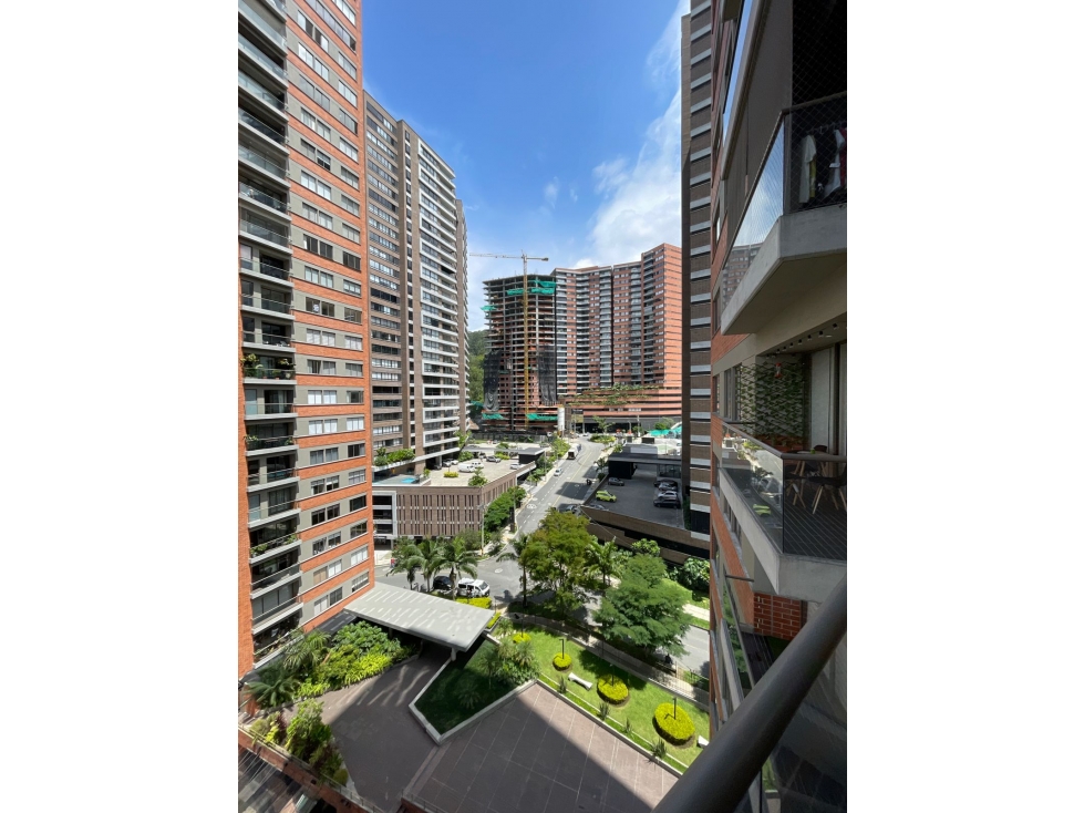 Apartamento para arriendo semi amoblado, Poblado, Las palmas