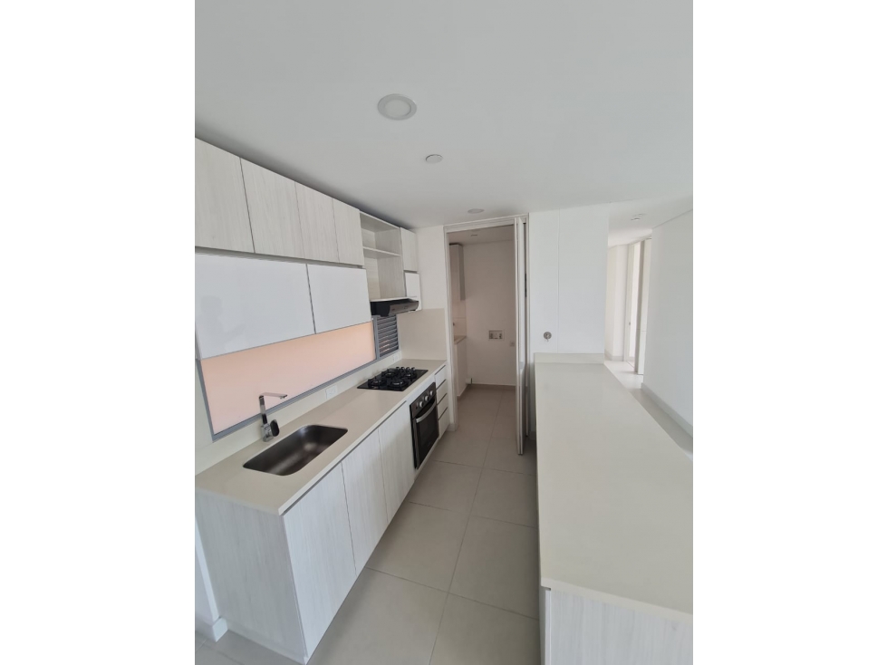 APARTAMENTO SECTOR CUMBRES CON EXCELENTES ESPACIOS — foto 4