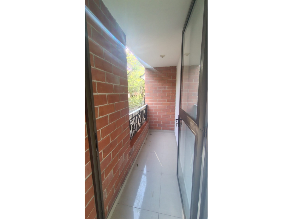 VENTA APARTAMENTO EN LOS COLORES MEDELLIN — foto 4