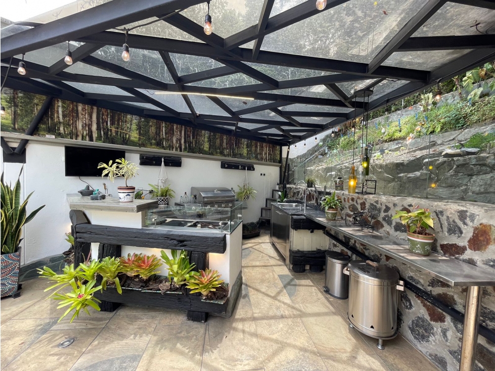 Exclusiva Casa Campestre Envigado Loma de las Brujas parte baja — foto 3