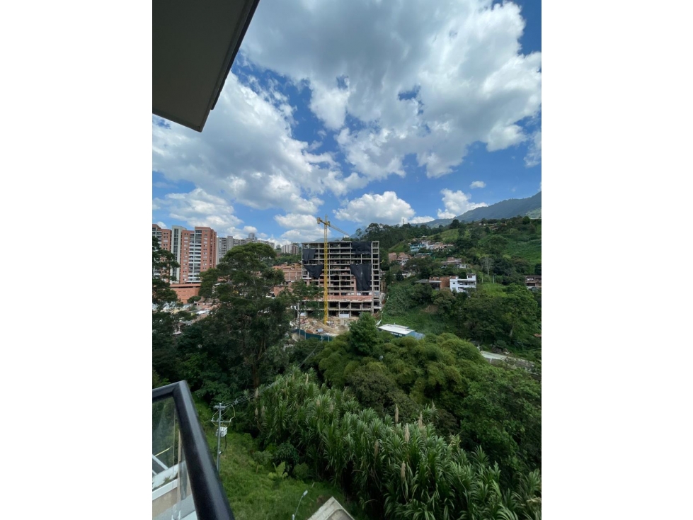 Apartamento disponible para Renta tradicional. Envigado, Camino Verde.