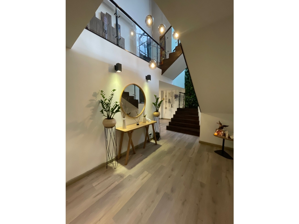 Casa disponible para Arriendo Amoblado. Poblado sector Los Naranjos. — foto 2
