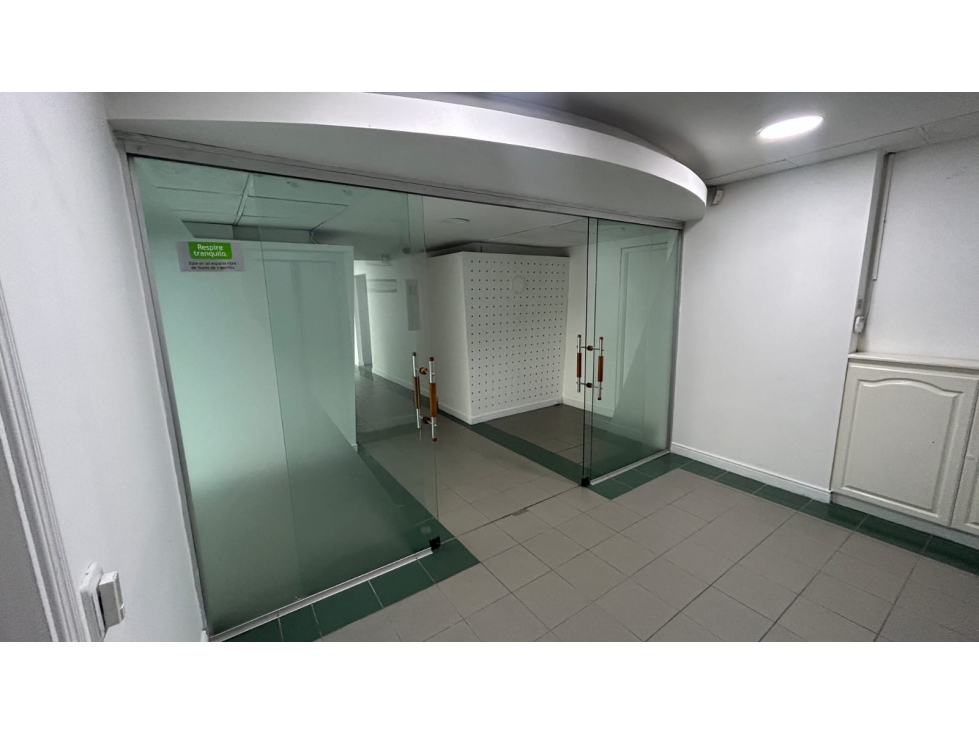 VENTA OFICINAS EN LA AGUACATALA MEDELLIN — foto 3