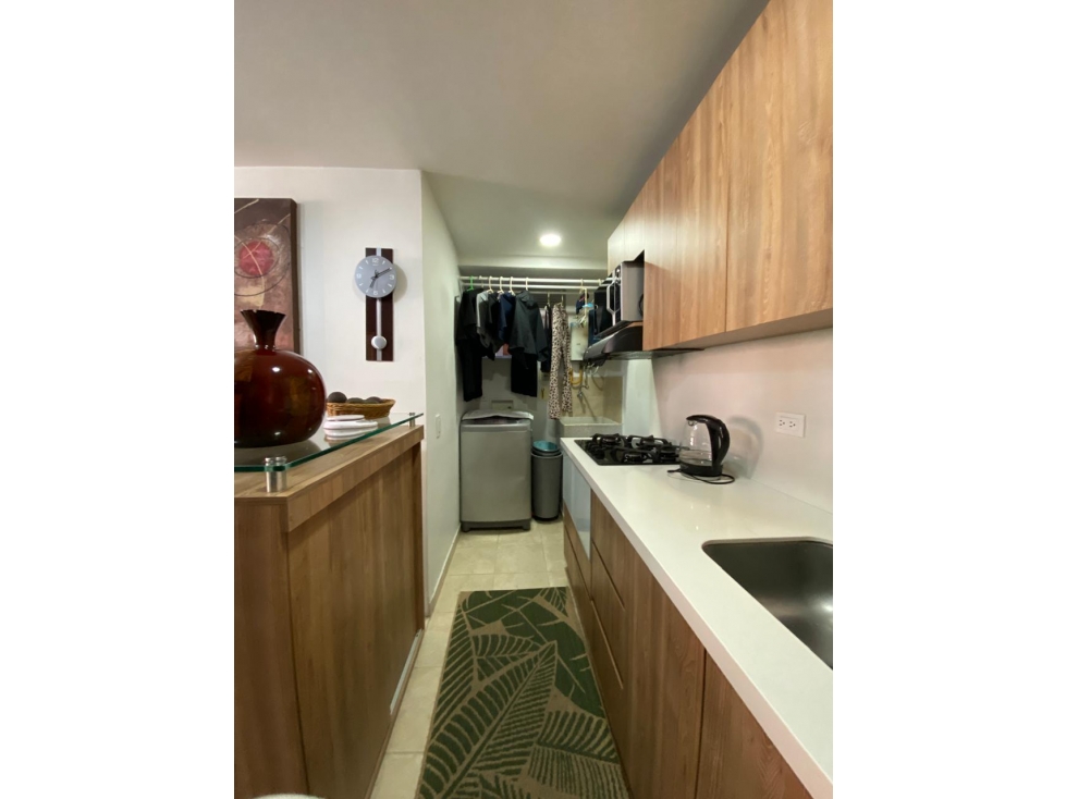 Apartamento remodelado para Venta en el Poblado, sector Ciudad del Río — foto 6
