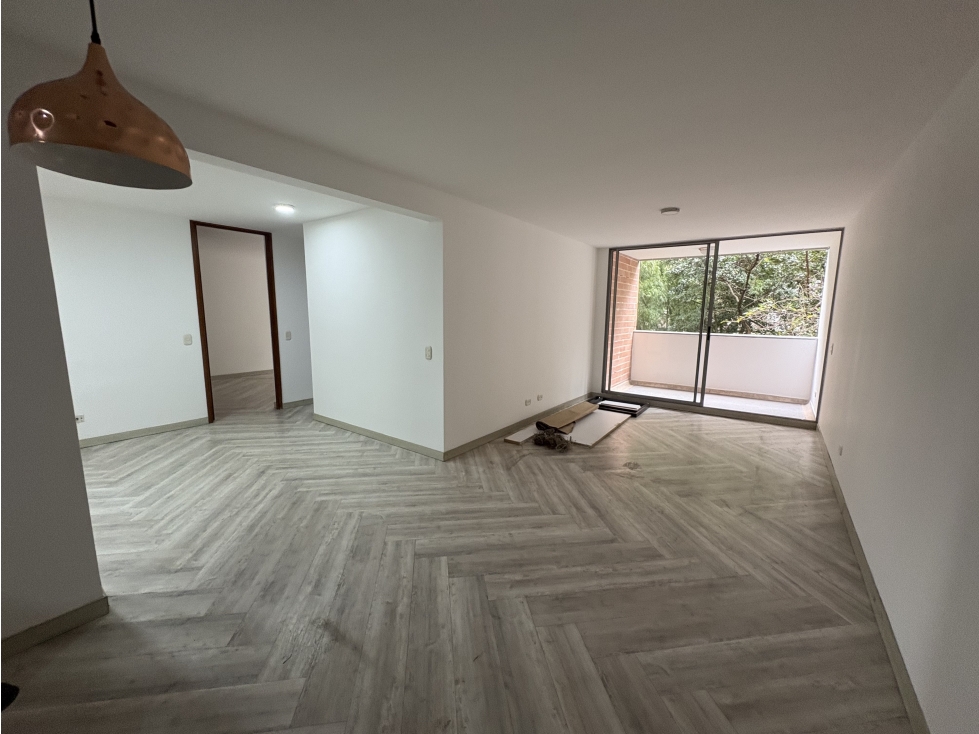 Excelente apartamento muy bien ubicado y remodelado en Castropol — foto 3