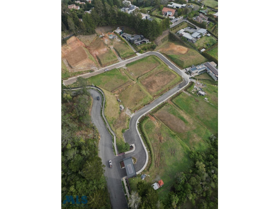 Lote en Venta en exclusiva parcelación en el Alto de las Palmas
