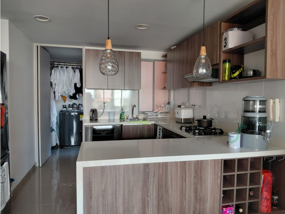 ESPECTACULAR APARTAMENTO LOMA SAN JOSE PARTE BAJA SABANETA — foto 3