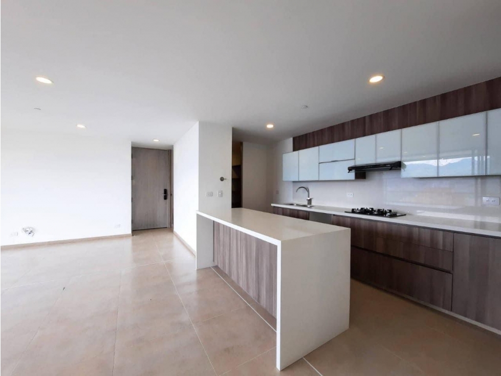 Arriendo espectacular Apto en Milla de Oro Poblado — foto 4