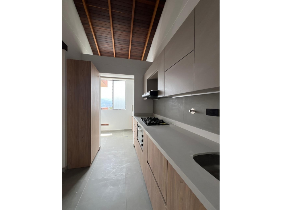 Apartamento para arriendo en el Poblado. Sector La Visitación. — foto 5