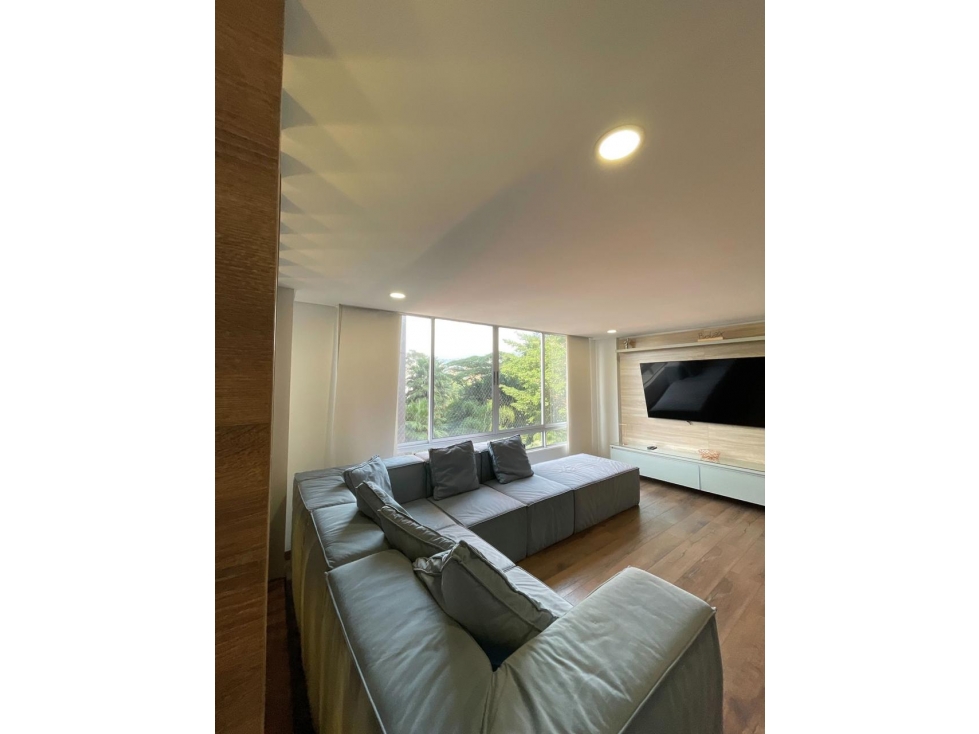 Apartamento, para Renta Amoblado. Poblado, Inferior con los Balsos. — foto 2
