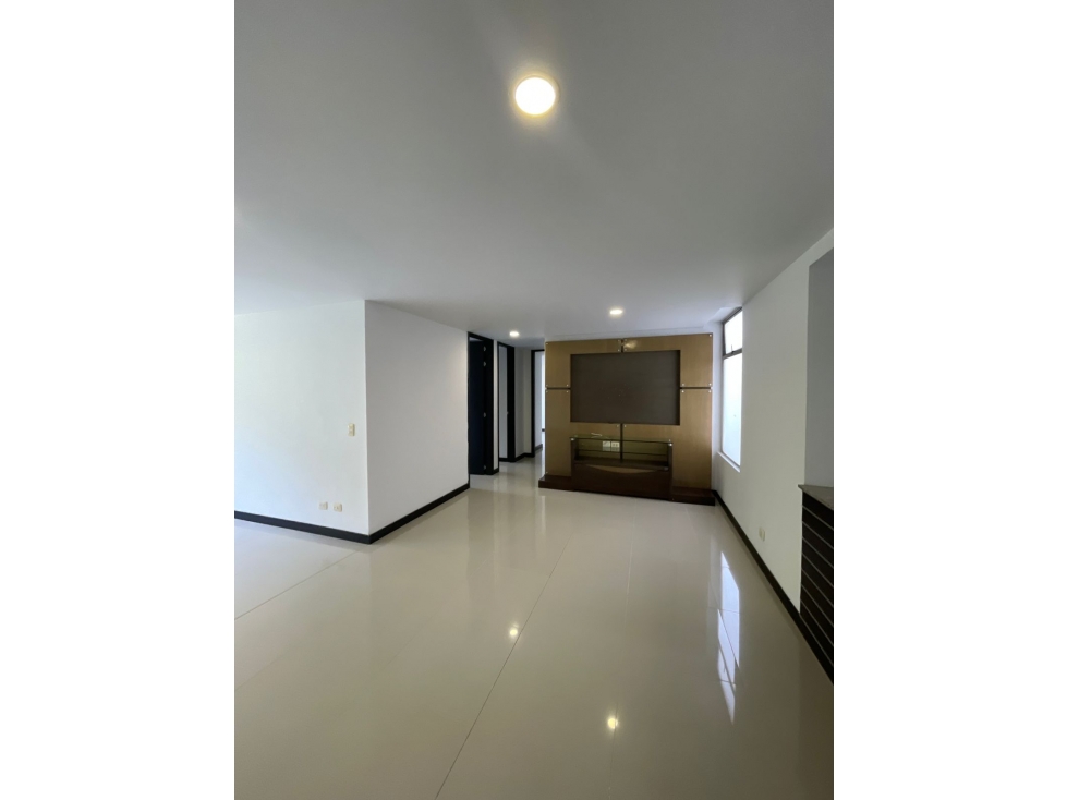 Apartamento para Arriendo tradicional. Poblado sector Loma del Indio — foto 5