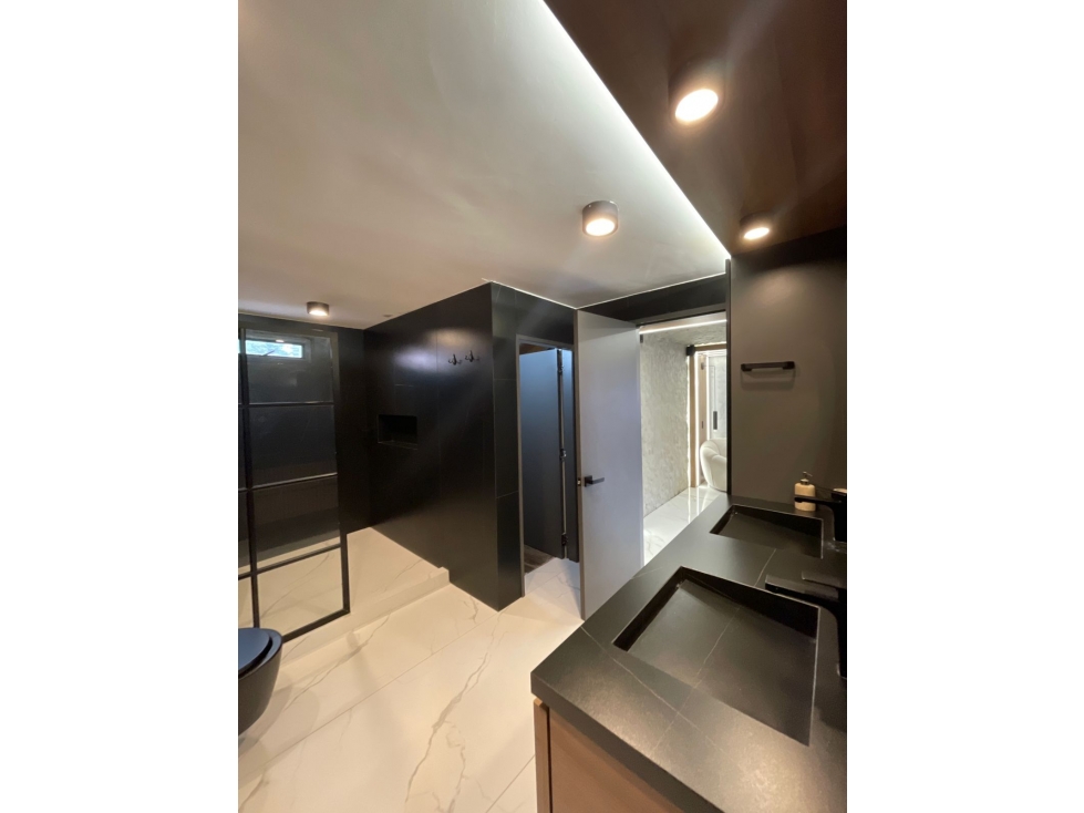 Casa disponible para arriendo tradicional El poblado ,sector El Tesoro — foto 2