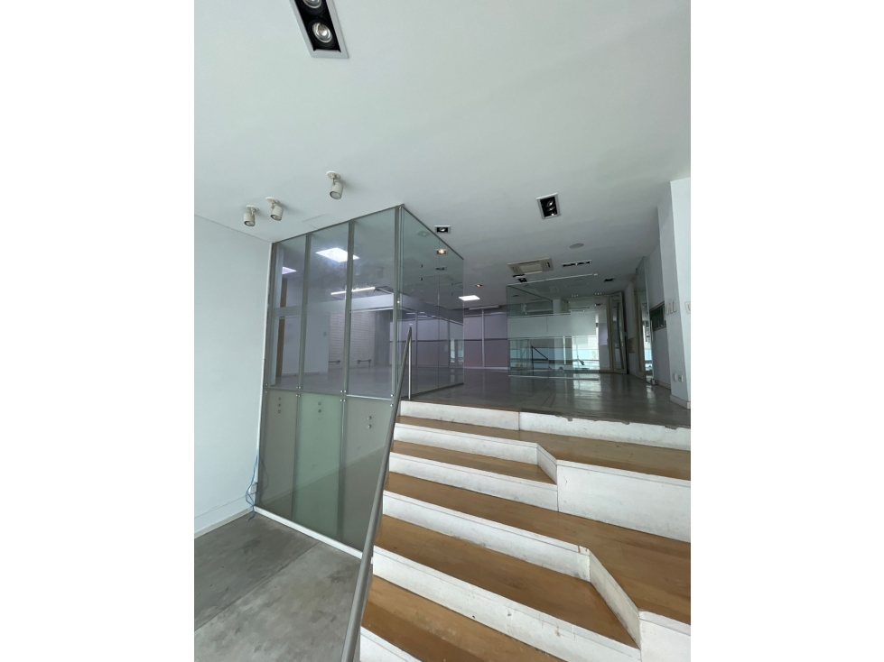 Oficina disponible para arriendo tradicional en Poblado, las Astorga — foto 3