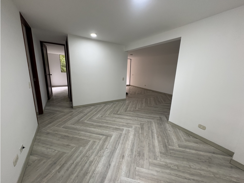 Excelente apartamento muy bien ubicado y remodelado en Castropol — foto 4