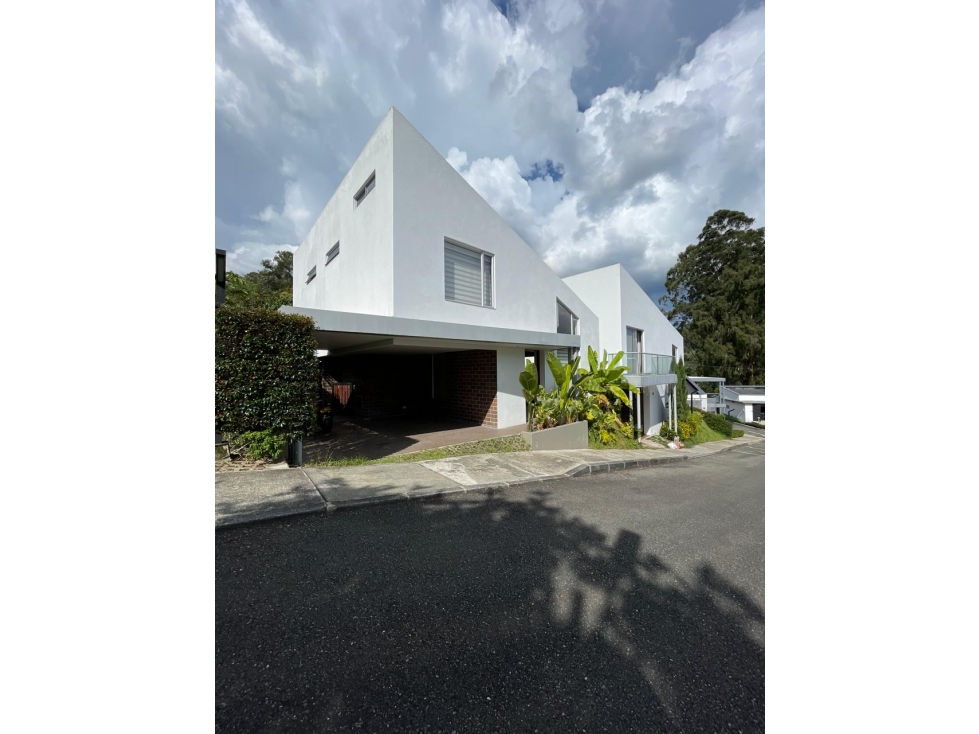 Casa en venta en unidad cerrada en el Retiro — foto 2