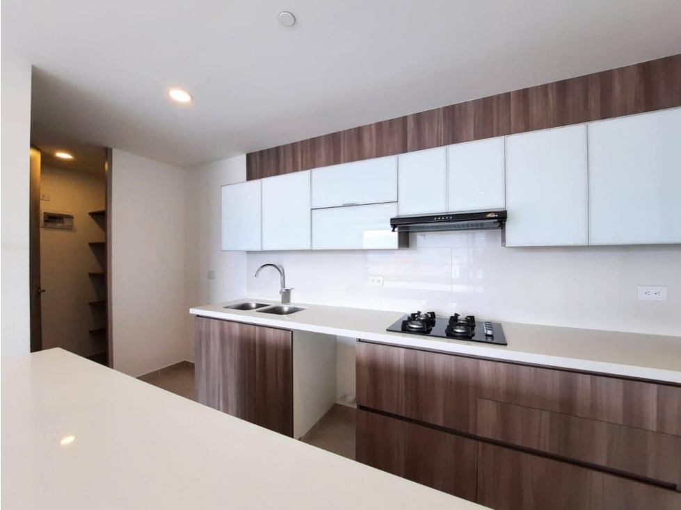 Arriendo espectacular Apto en Milla de Oro Poblado — foto 5