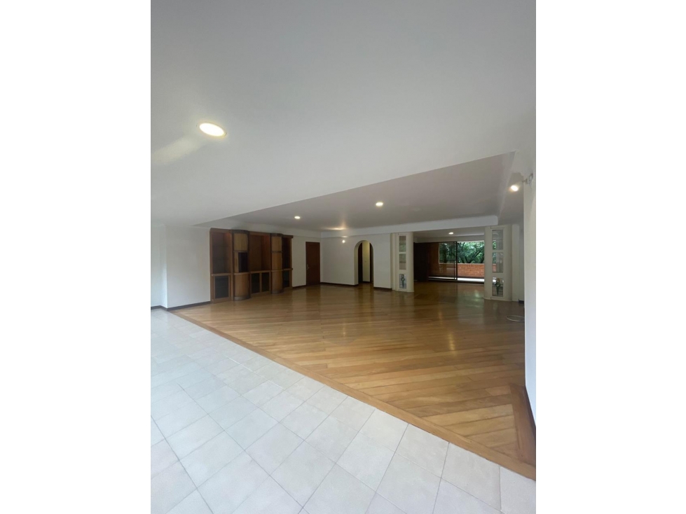 Apartamento disponible para Renta tradicional. Poblado los Balsos.