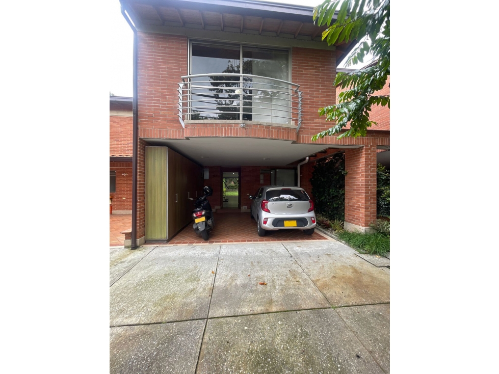 Casa para Arriendo tradicional. Envigado Loma del Chocho