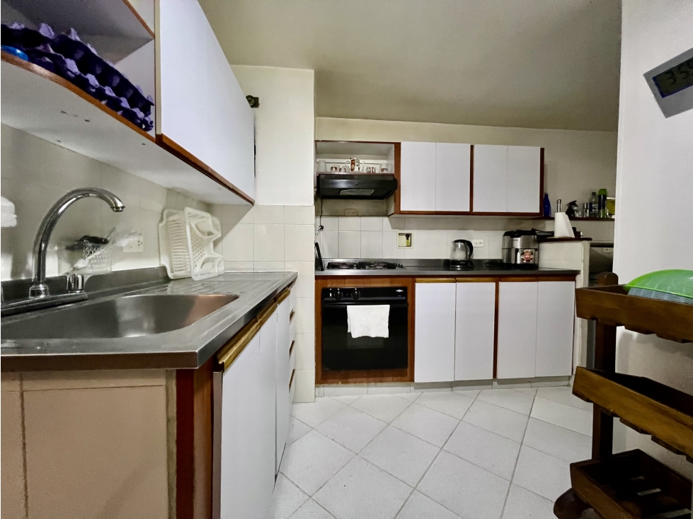 AMPLIO APARTAMENTO EN VENTA MUY CERCA A LOS MOLINOS — foto 6