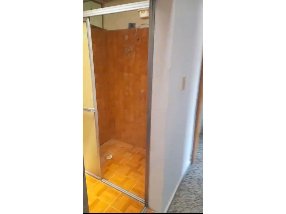 VENTA APARTAMENTO EN BUENOS AIRES MEDELLIN PAR REMODELAR — foto 5