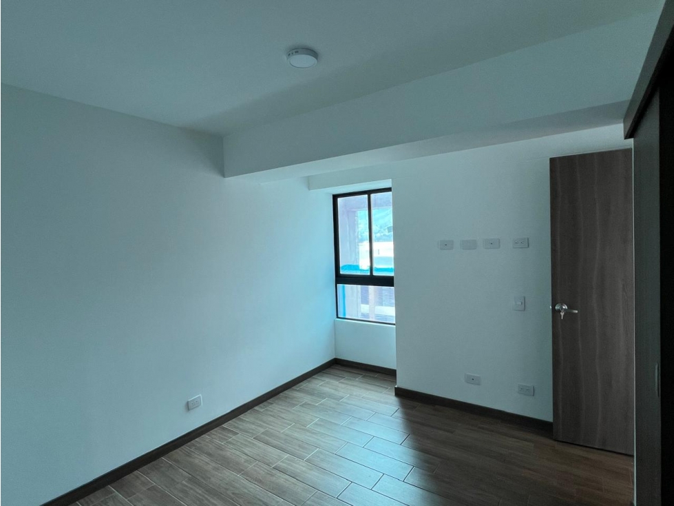 HERMOSO APARTAMENTO EN CESION DE DERECHOS EN EL RETIRO — foto 2