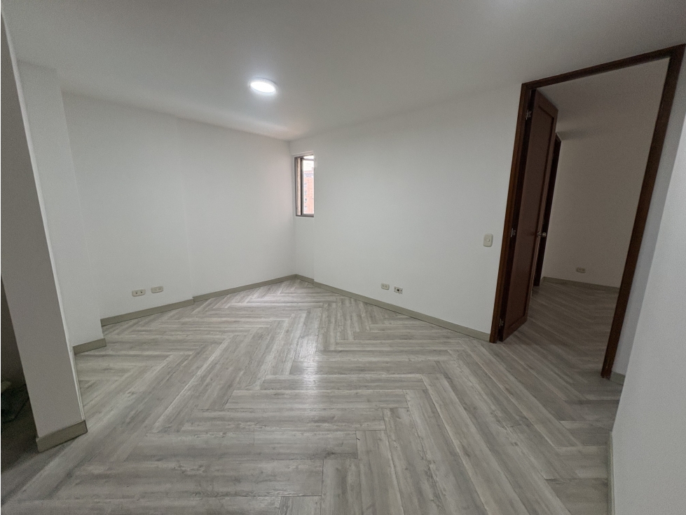 Excelente apartamento muy bien ubicado y remodelado en Castropol — foto 5