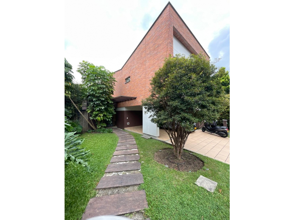 Casa para Renta tradicional (sin amoblar), Envigado Loma del Escobero. - 1