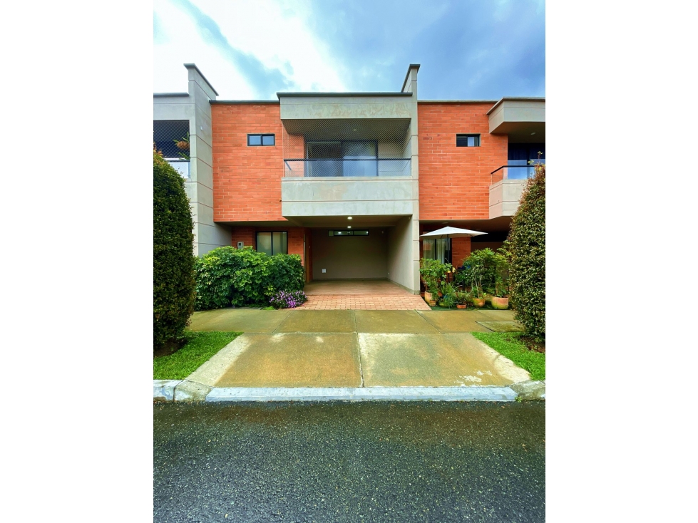 Casa disponible para arriendo tradicional la Ceja Sector el Viva