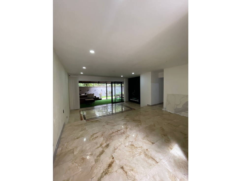 Casa disponible para arriendo tradicional El poblado ,sector El Tesoro — foto 4