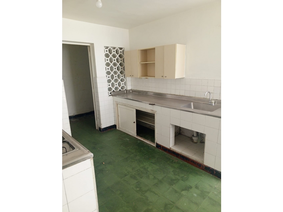 VENTA CASA LOTE EN LAURELES POR EL PRIMER PARQUE. — foto 6
