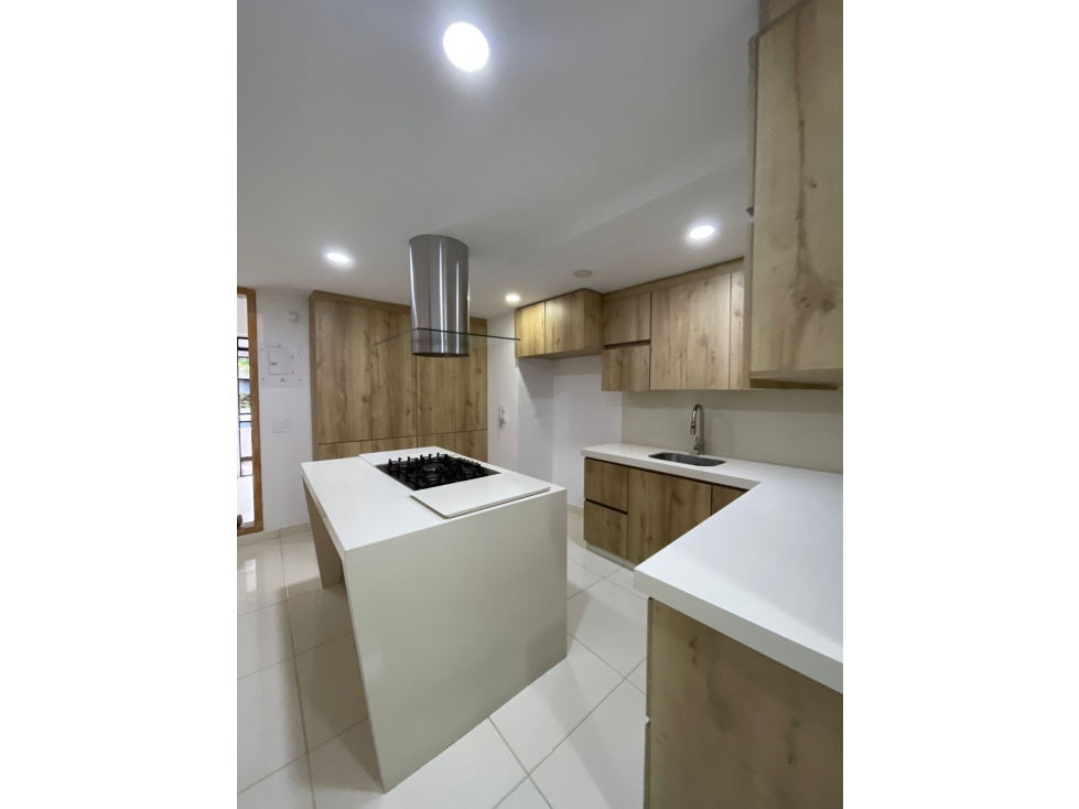 Apartamento para Arriendo Tradicional, Conquistadores