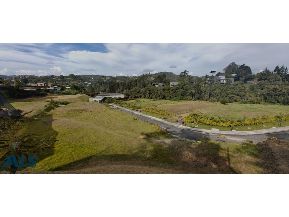 Lote en Venta en exclusiva parcelación en el Alto de las Palmas — foto 6