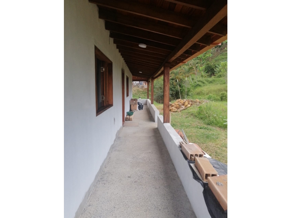 VENTA DE CASA CAMPESTRE ENTRE TARSO Y PEBLO RICO ANTIOQUIA — foto 4