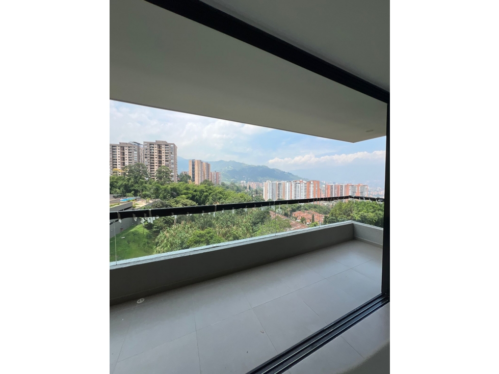 Apartamento para arriendo en Envigado sector Loma del Escobero. — foto 2