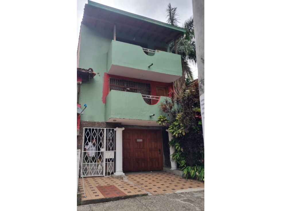Laureles Santa Teresita Casa 3 Niveles para tu Empresa o Familia — foto 4