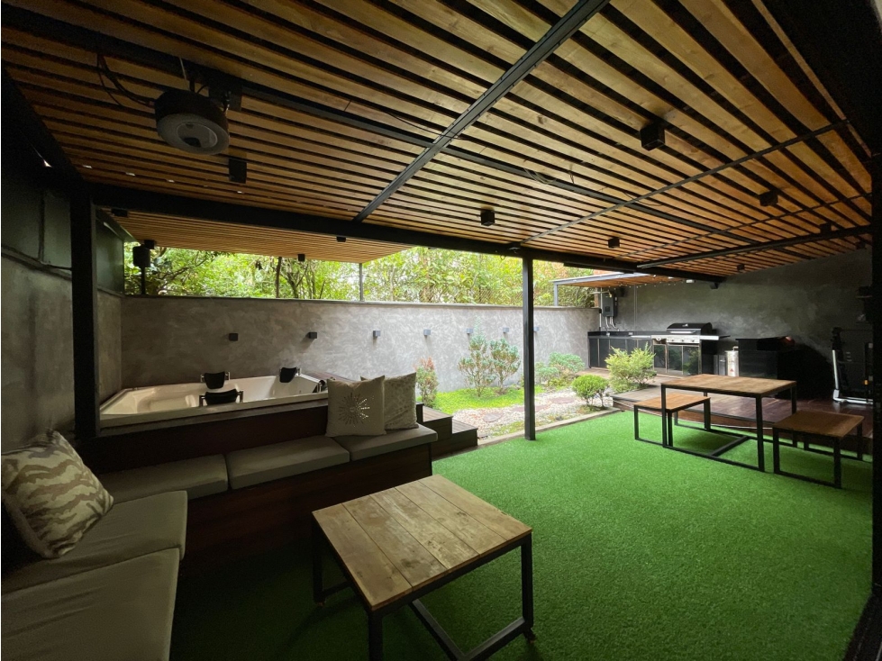 Casa disponible para arriendo tradicional El poblado ,sector El Tesoro — foto 5