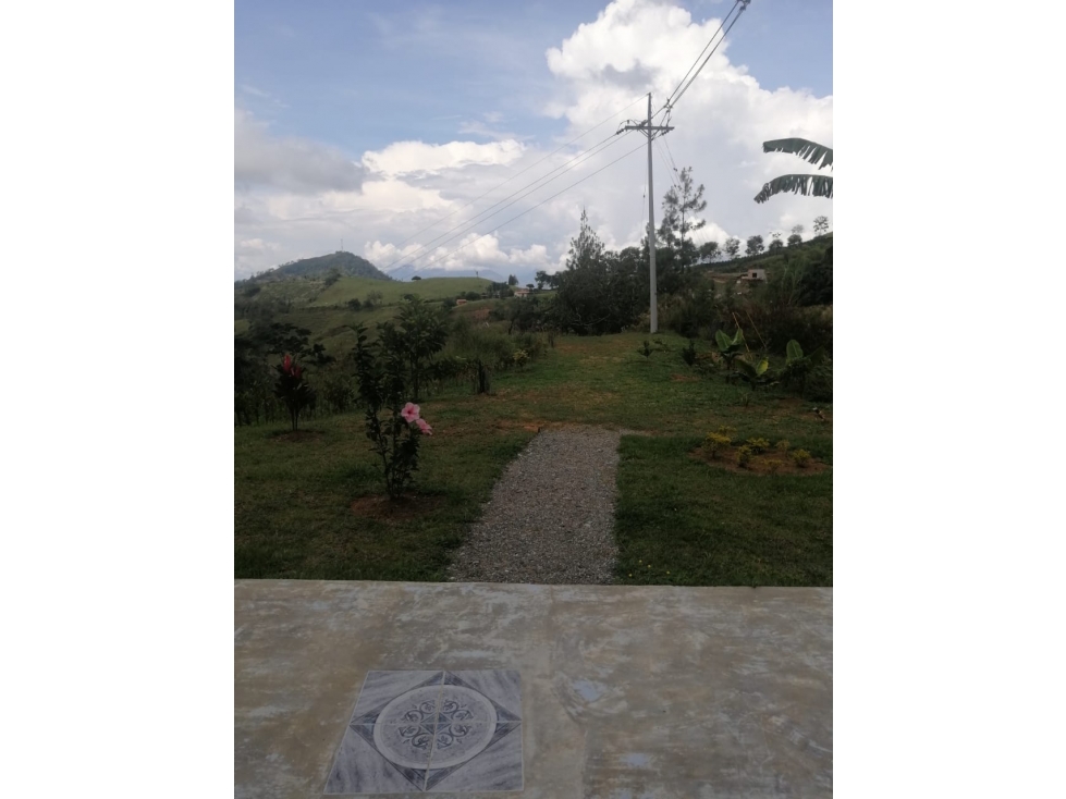 VENTA DE CASA CAMPESTRE ENTRE TARSO Y PEBLO RICO ANTIOQUIA — foto 2