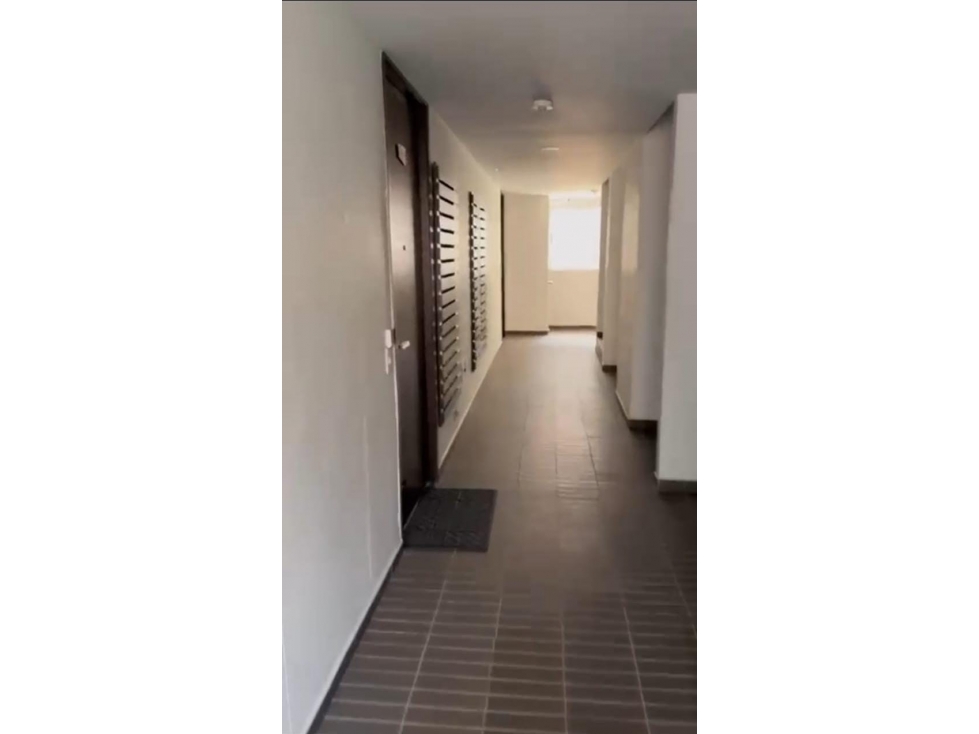 VENTA APARTAMENTO EN LOS COLORES MEDELLIN — foto 4