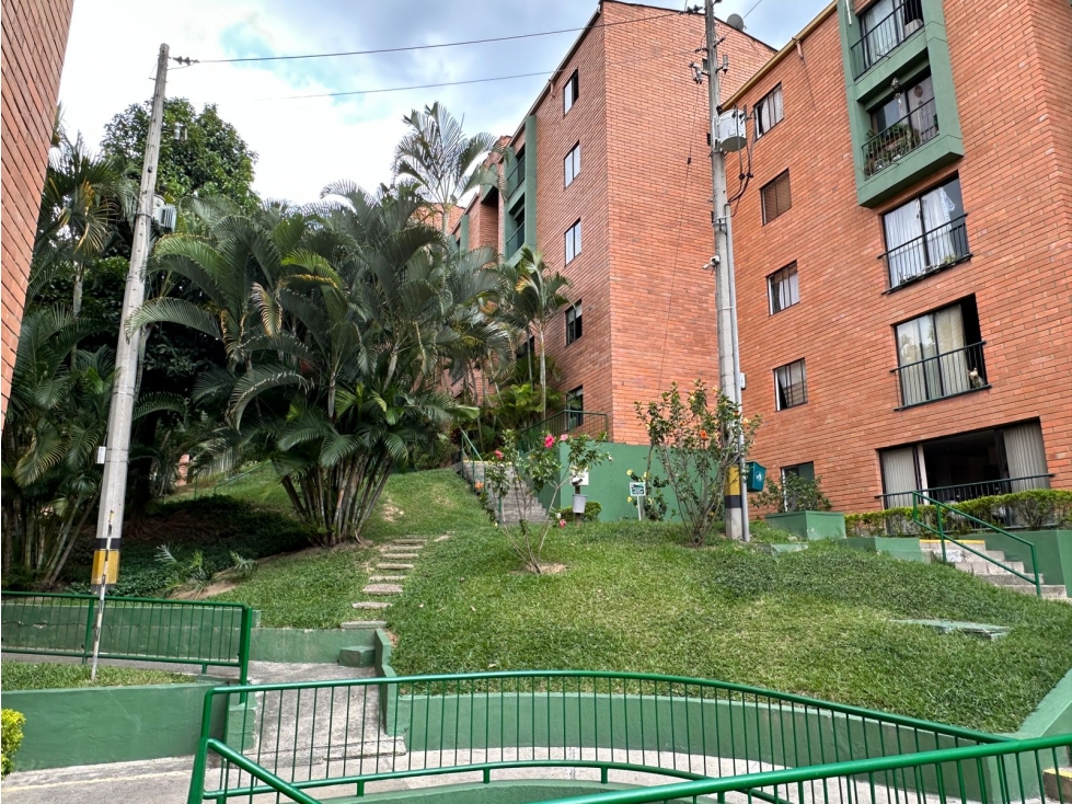 VENTA SUPER APARTAMENTO EN LAURELES ALMERIA