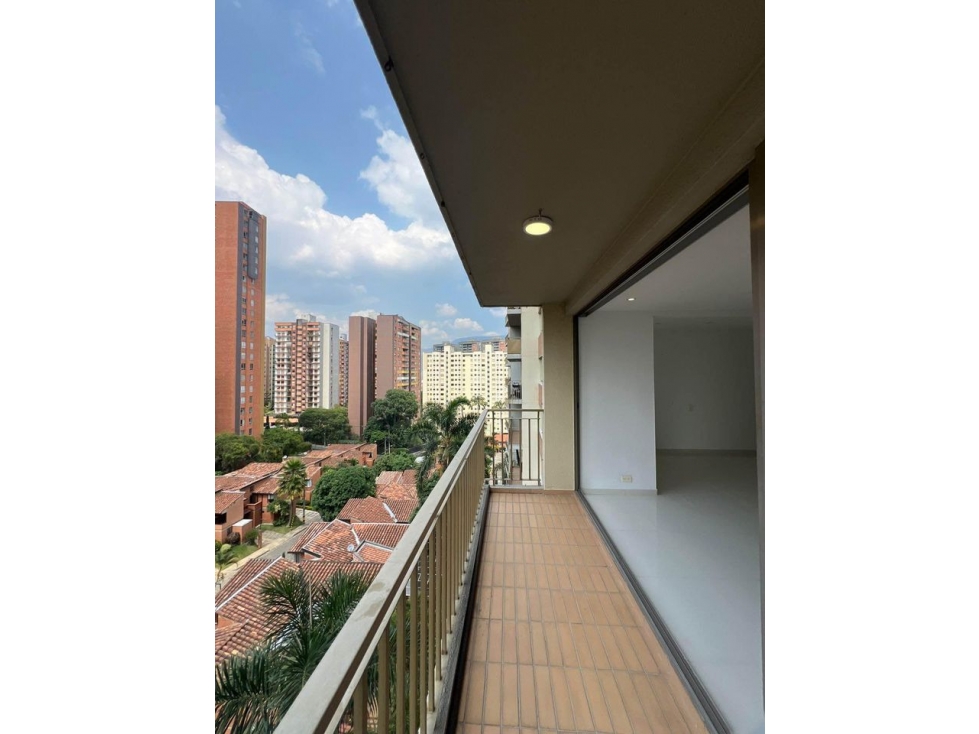 Hermoso Apartamento disponible para Renta en la Loma de Los Bernal.