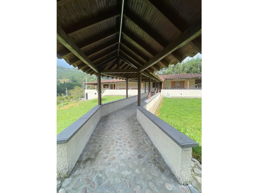 Finca disponible para Arriendo amoblado en la Ceja sector La Heredia