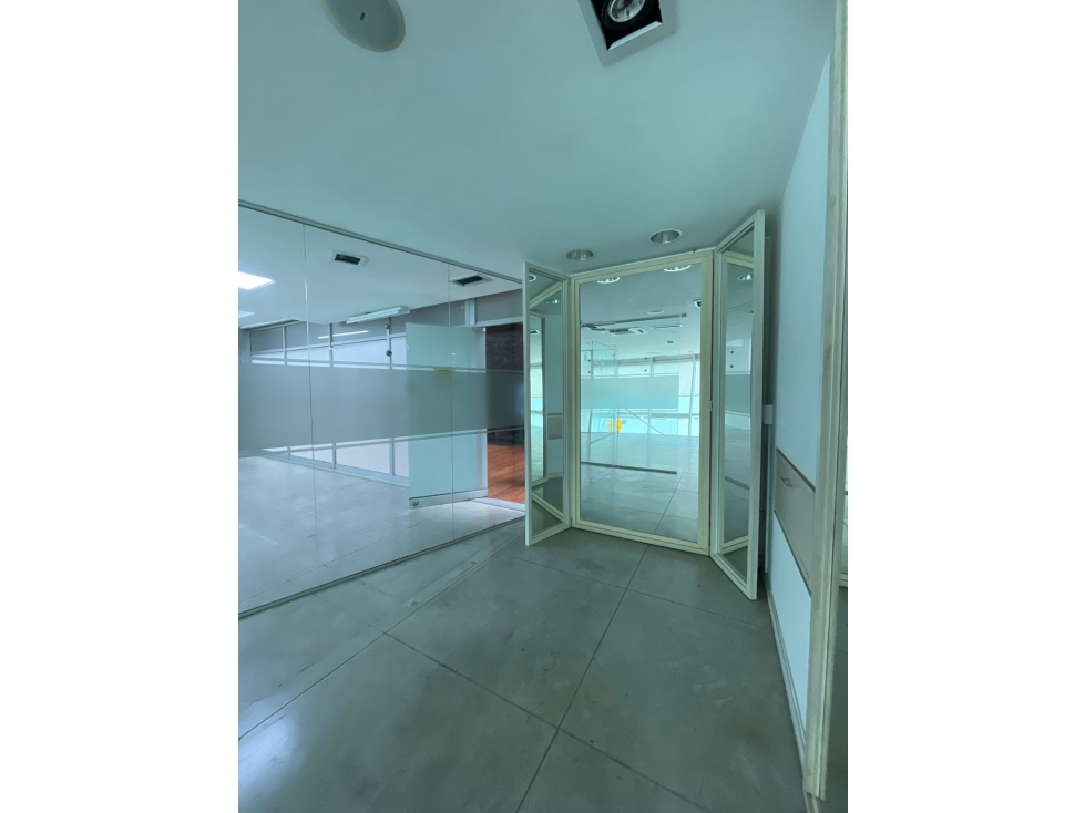 Oficina disponible para arriendo tradicional en Poblado, las Astorga — foto 4