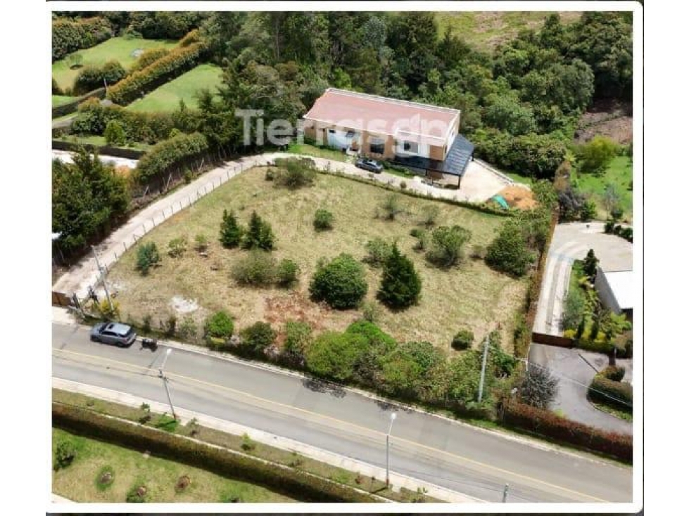 Venta de lote independiente en Alto de Palmas antes del peaje — foto 3