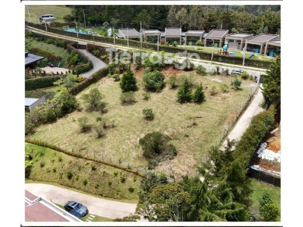 Venta de lote independiente en Alto de Palmas antes del peaje — foto 4