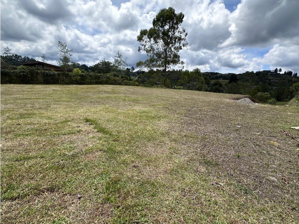 Venta de lote en Montesereno El Retiro