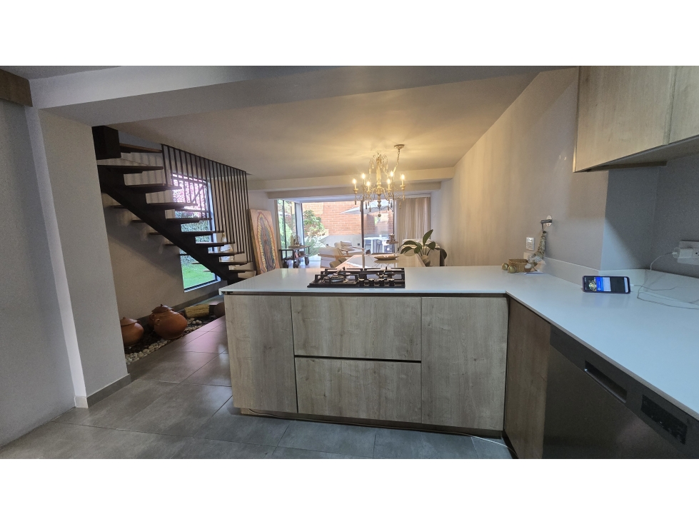Venta de casa en Envigado cerca al Colegio Benedictinos La Abadía — foto 3