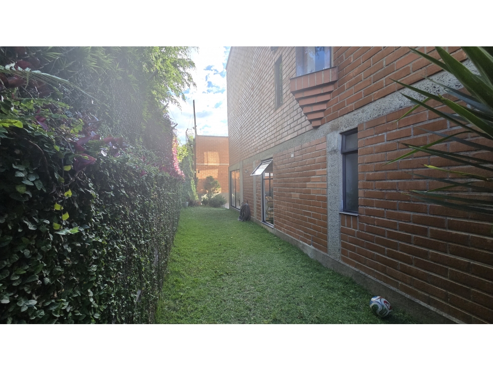 Venta de casa en Envigado cerca al Colegio Benedictinos La Abadía — foto 6