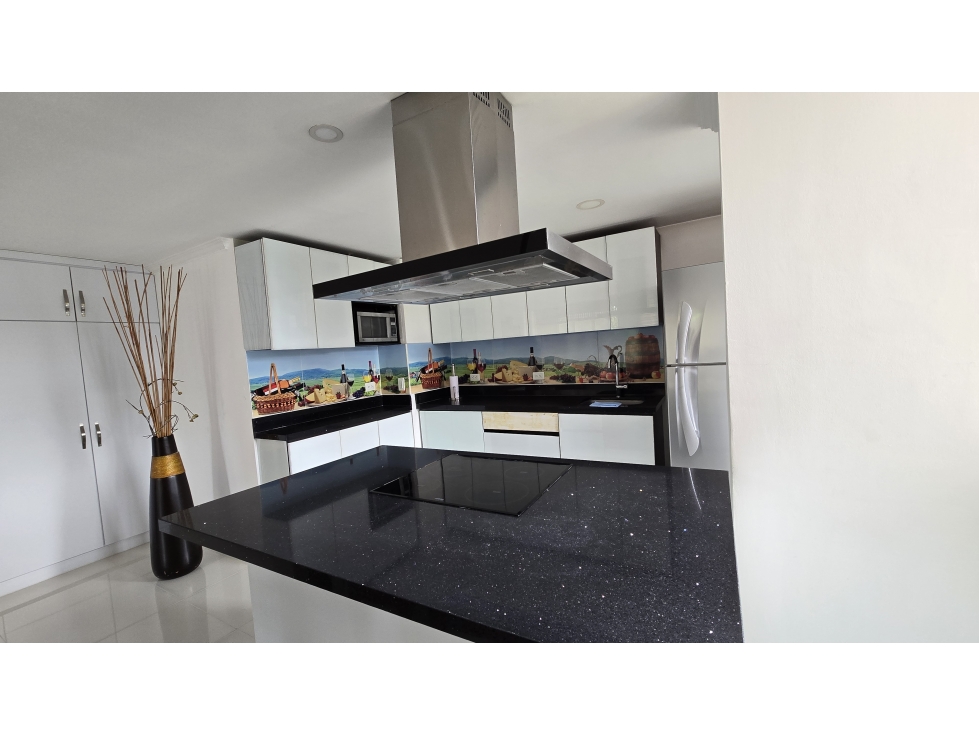 Arriendo apartamento en El Poblado sector Los Balsos — foto 2