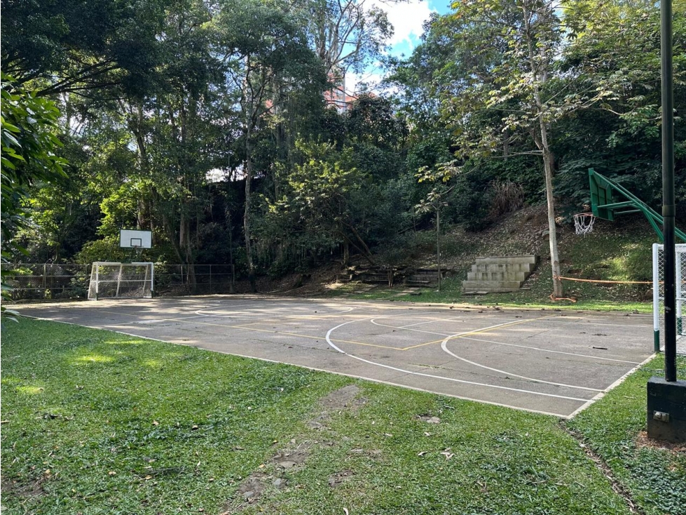 Venta de casa en Envigado, Loma del Escobero cerca a City Plaza